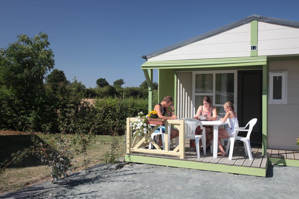 מלון Saint-Valérien Camping Des Rulieres מראה חיצוני תמונה