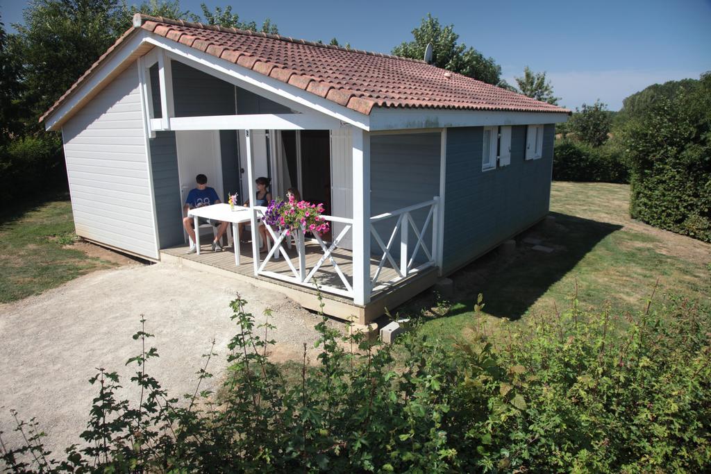 מלון Saint-Valérien Camping Des Rulieres מראה חיצוני תמונה